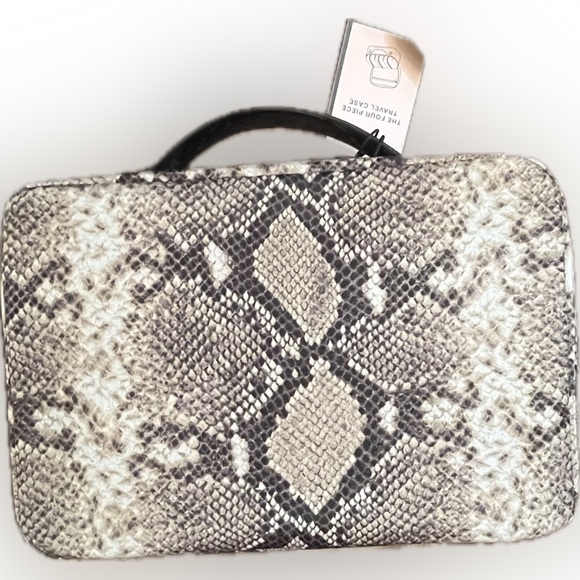 NWT-Rare Python Print Victoria’s Secret Cosmetic Organizers - Picture 4 of 13